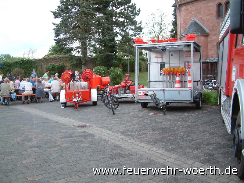 2012.04.30 Maibaumaufstellung 007.JPG